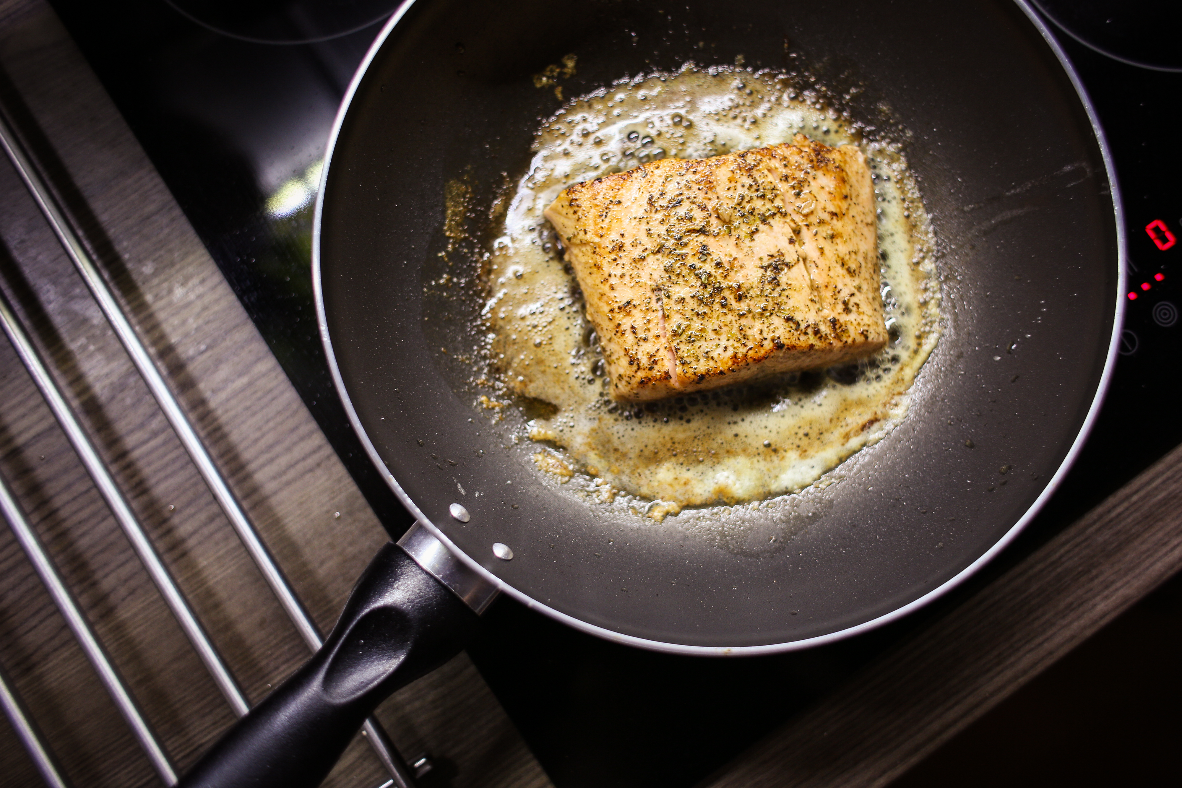 pan-seared-salmon-steak-fillet-picjumbo-com