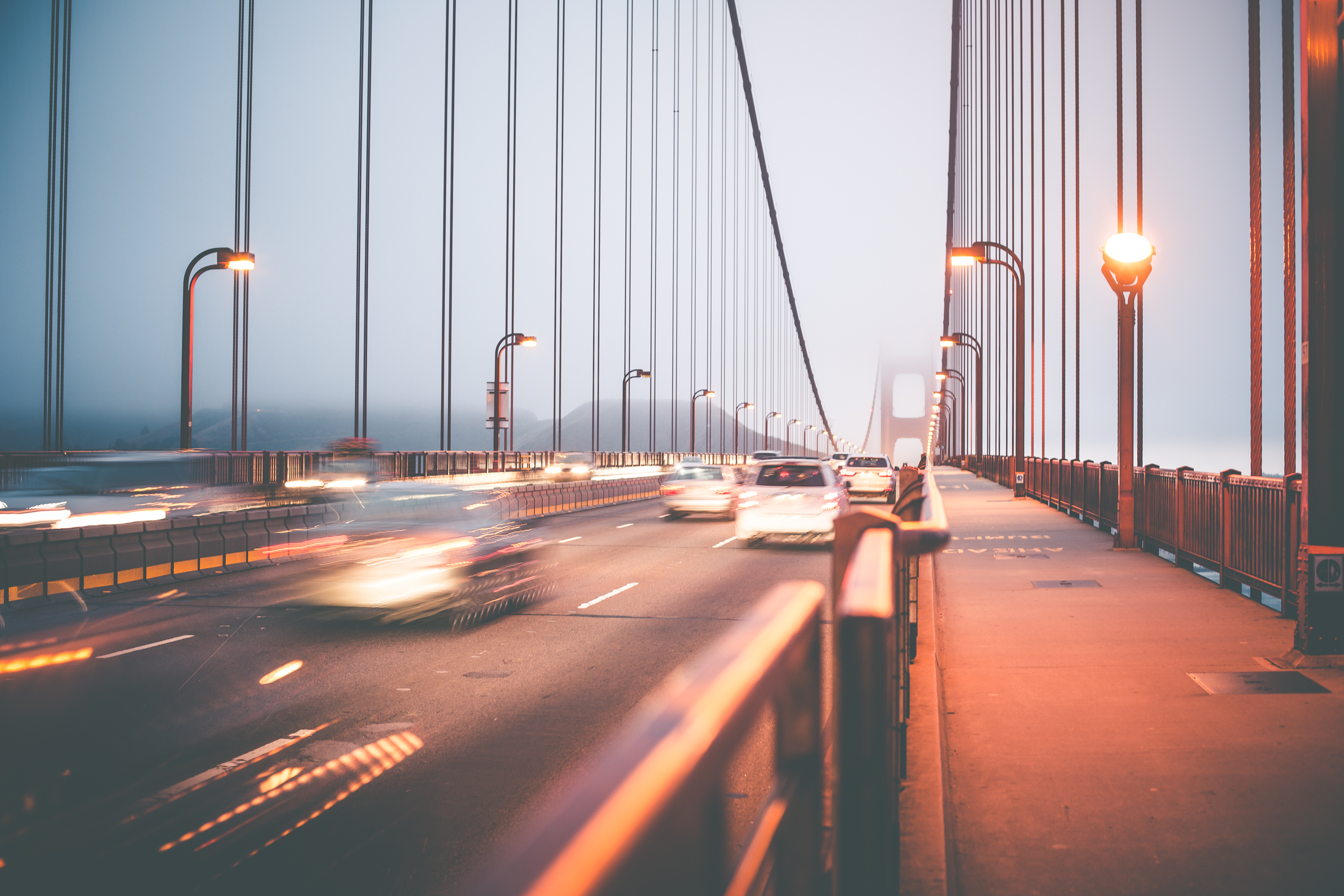 evening-traffic-on-the-golden-gate-bridge-picjumbo-com