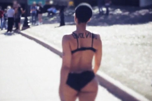 Emily Ratajkowski Struts Down a Busy N.Y.C. Street Wearing Just a Bra and Underwear BUT Erykah Badu Did It&nbsp;First