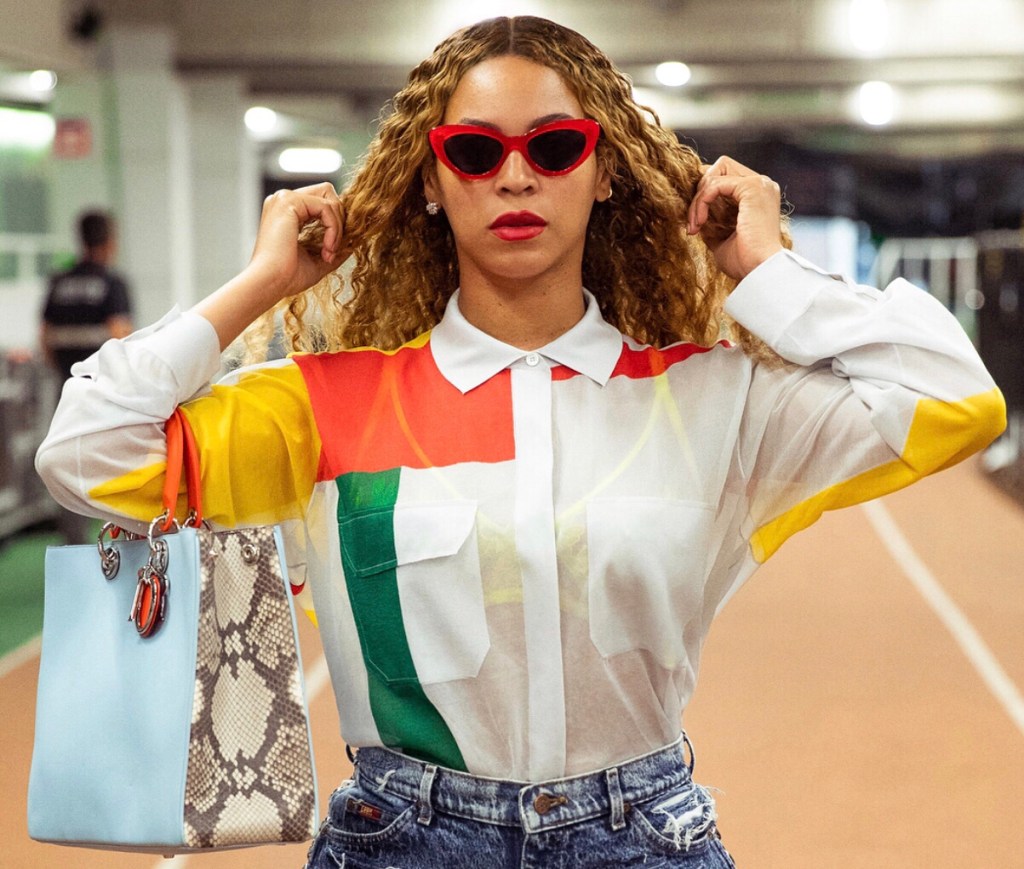 GET LACED… LET’S TALK “HOT TOPICS”: Santana talks about 50 Cent vs Papoose, Tamar Braxton vs her no-show​ band vs Tank, Beyoncé pregnancy rumors, and&nbsp;more.